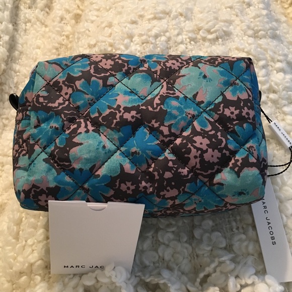 Gorgeous Marc Jacobs cosmetic bag - Picture 5 of 7